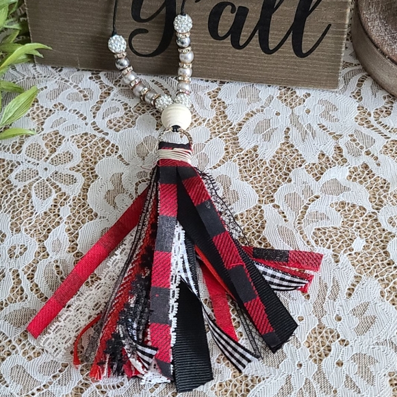 Necklace - Picture 2 of 4